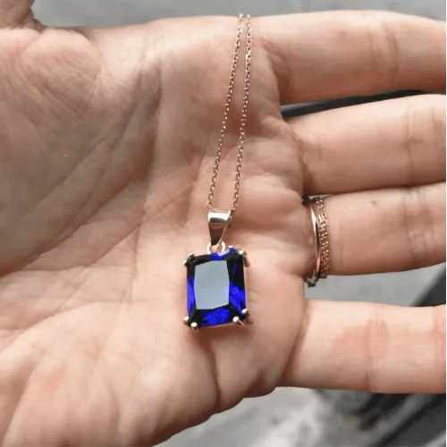 Parlement Taşlı Kolye