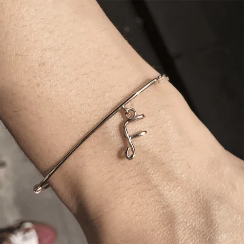 Tel Kıvırma İpli Sallantılı Harf Bileklik - 1 Harf