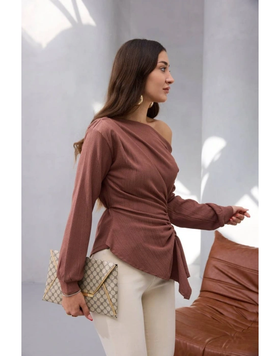 Düşük Omuz Yanadn Büzgülü Asimetrik Bluz