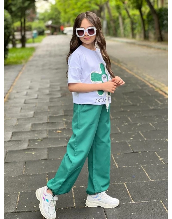 Yeşil Paça Lastikli Bol Kesim Keten Pantolon Çiçek Nakışlı Pamuk Penye T-Shırt