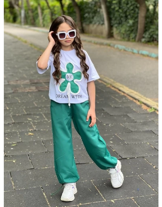 Yeşil Paça Lastikli Bol Kesim Keten Pantolon Çiçek Nakışlı Pamuk Penye T-Shırt