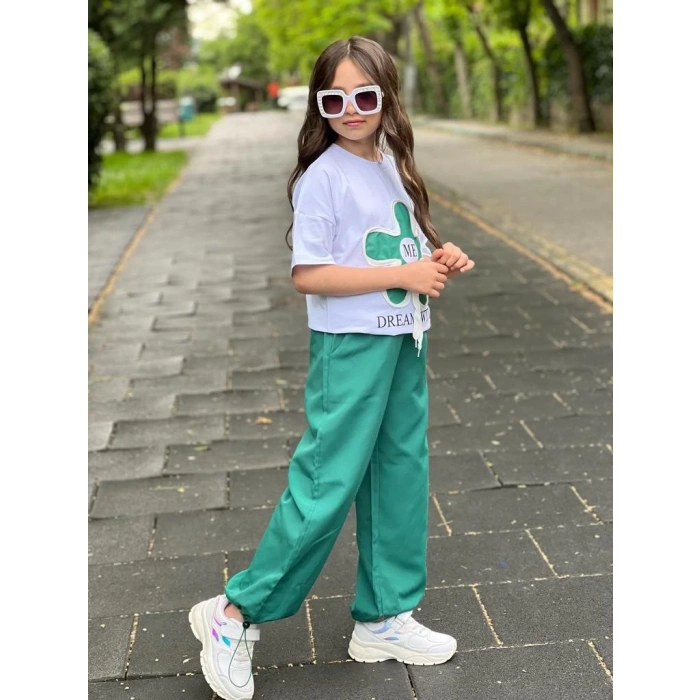 Yeşil Paça Lastikli Bol Kesim Keten Pantolon Çiçek Nakışlı Pamuk Penye T-Shırt