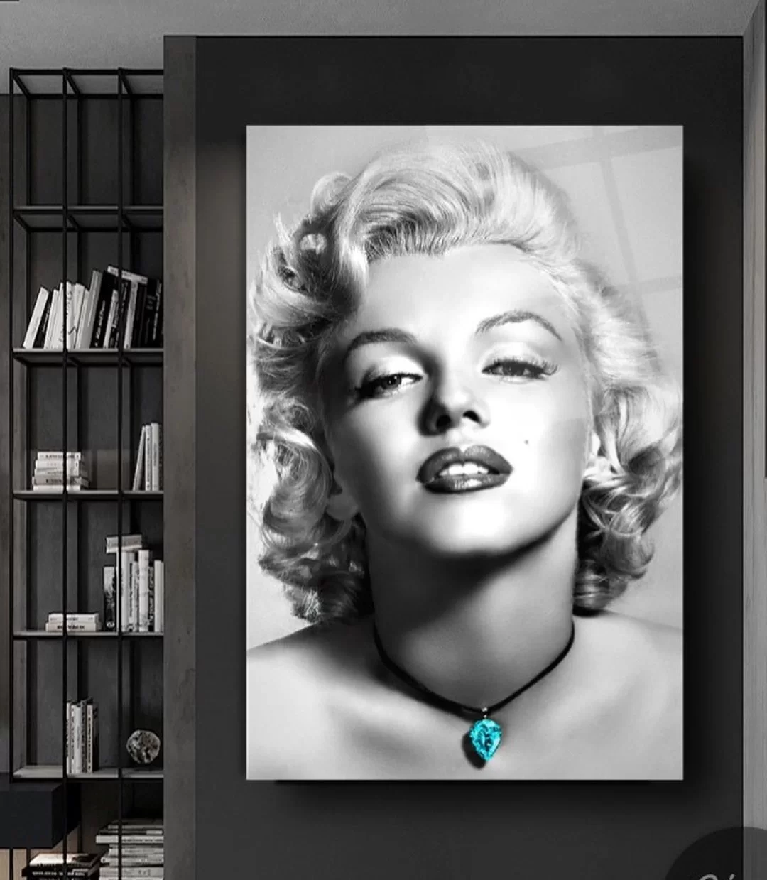 Marilyn Monroe Artistic Glass Painting