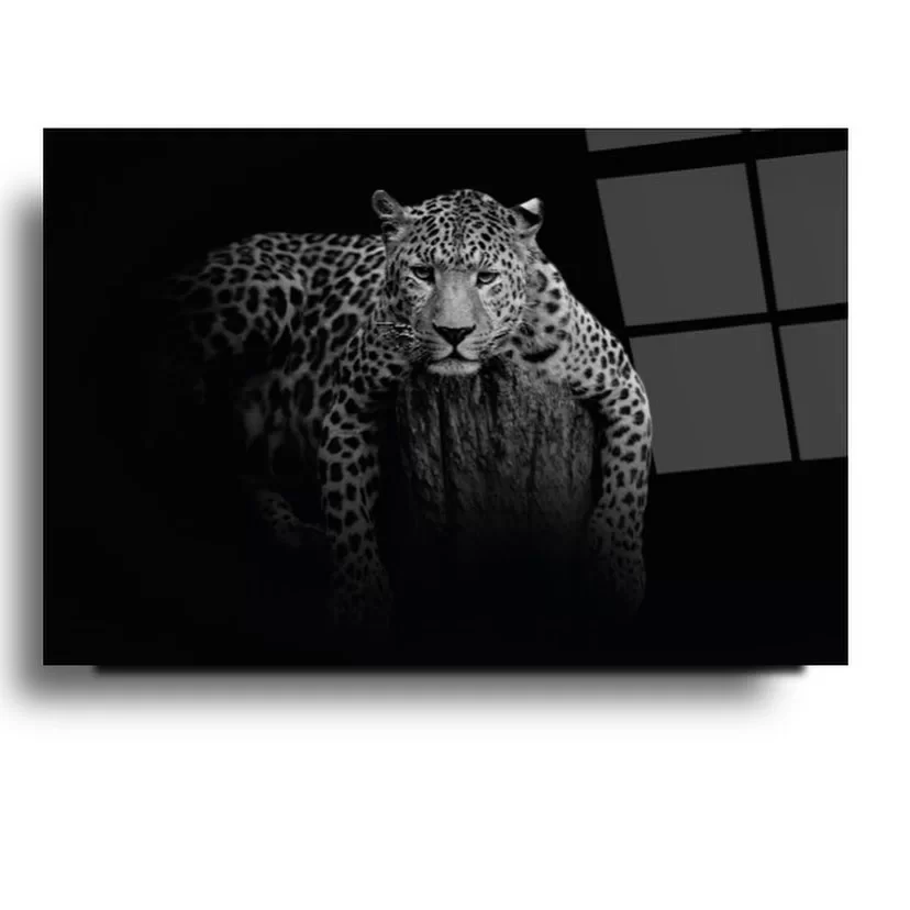 Black Background Noble Leopard Glass Painting