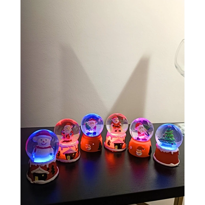 12 Adet Yeni Yıl   Yılbaşı Temalı Mini Boy Işıklı Kar Küresi 6,5 cm