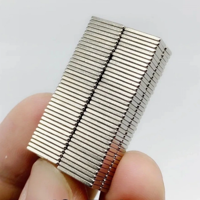 20 Adet 15x10x1.5 Mm Köşeli Neodyum Mıknatıs N35 Magnet Dayanıklı Nikel Kaplama