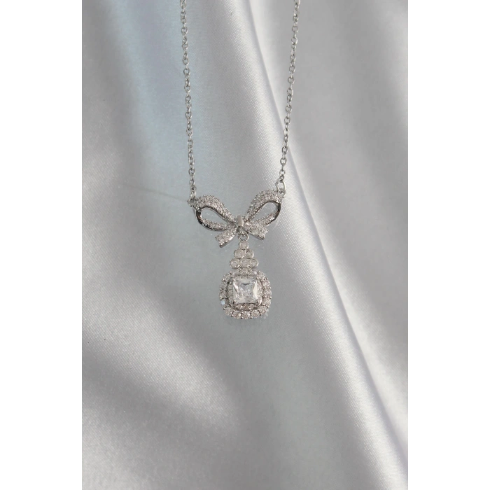 316L Çelik Gümüş Renk Fiyonk Detay Zirkon Taşlı Tektaş Kolye - TJ-BKO8924