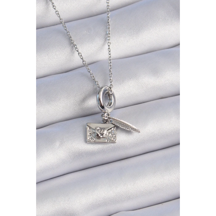 316L Çelik Gümüş Renk Kalp Detay Mektup Figür Charm Model Kadın Kolye - TJ-BKO9313