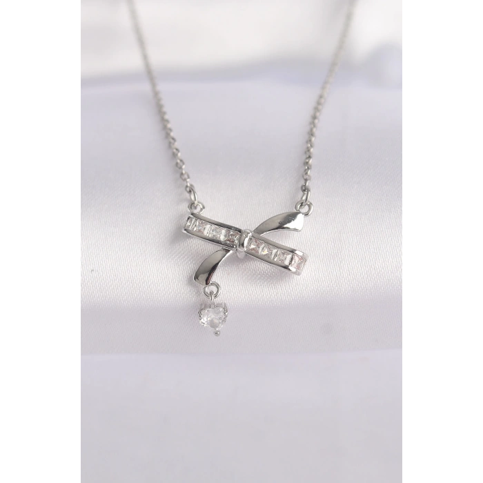 316L Çelik Zincir Gümüş Renk Zirkon Taşlı Kalp Detay Fiyonk Kolye - TJ-BKO8621