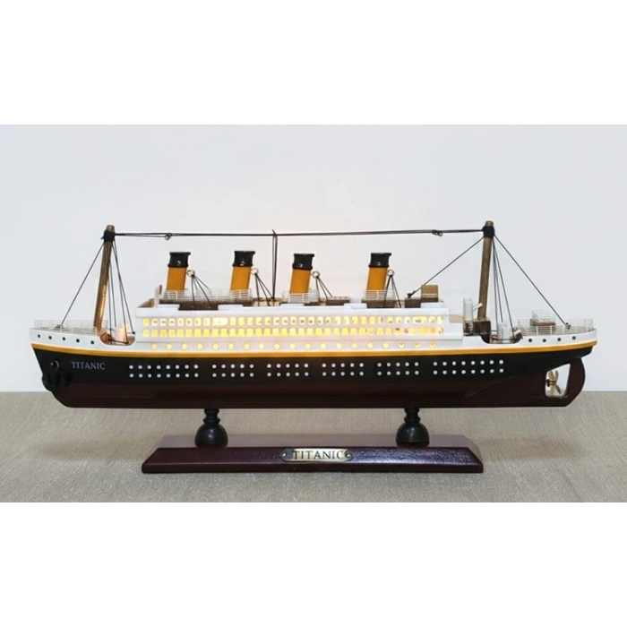 35x45 Cm Özel Tasarım Işıklı Ahşap Titanik Gemi
