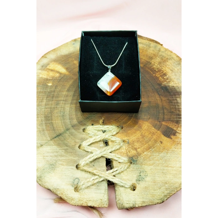 Akik Doğal Taşı Zincirli El Yapımı Kolye Uç: 3 cm Zincir: 20 cm kutulu