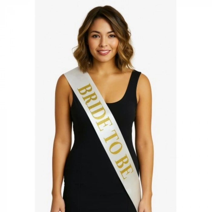Beyaz Saten Üzerine Kalın Altın Yazılı Bride To Be Kuşağı 10 cm Genişlik