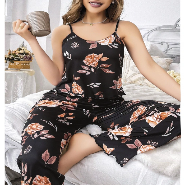 Büyük Beden Siyah Üstüne Çiçek Desenli İnce Askılı 2li Pijama Takımı