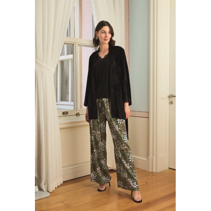 Çiçek Yaprak Ve Etnik Desenli Dantelli 3lü Pijama Takımı