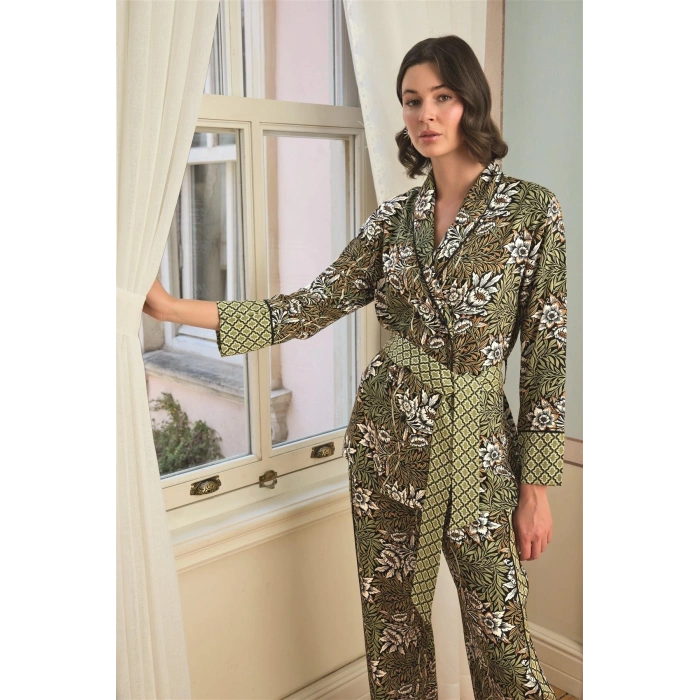 Çiçek Yaprak Ve Etnik Desenli Pijama Takımı