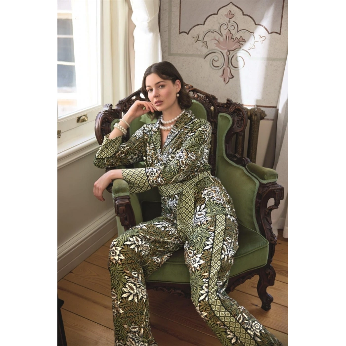 Çiçek Yaprak Ve Etnik Desenli Pijama Takımı