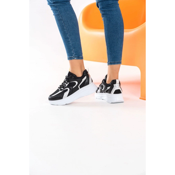 Cintia Siyah Beyaz Bağcıklı Spor Ayakkabı