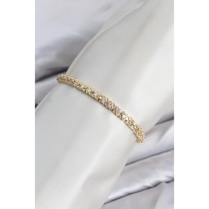 CM Model Zirkon Taşlı VIP Seri Gold Renk Pirinç Kadın Bileklik TJ-BB8604