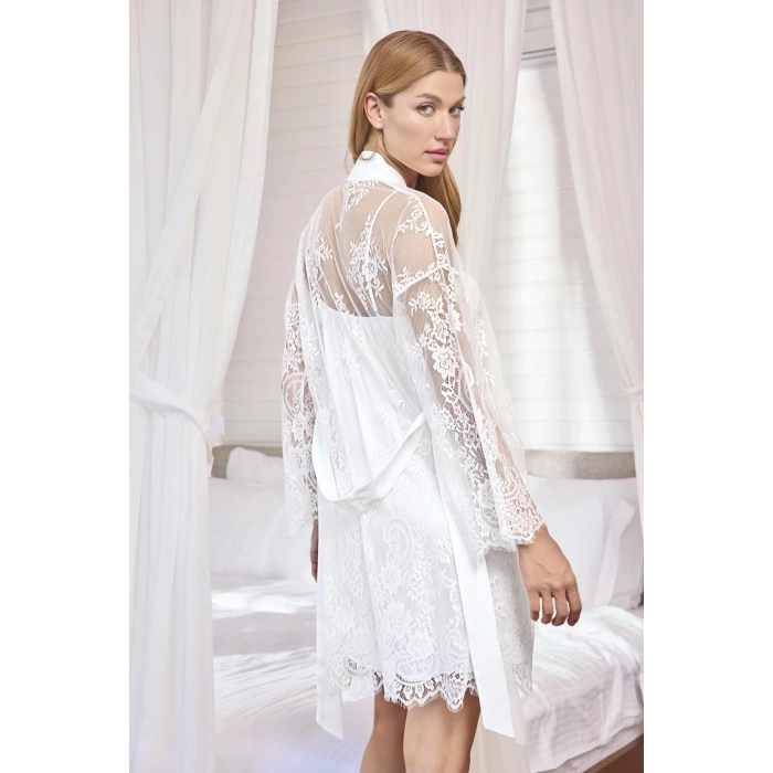 Dantelli Tüllü ve Dekolteli Saten Sabahlık Takımı