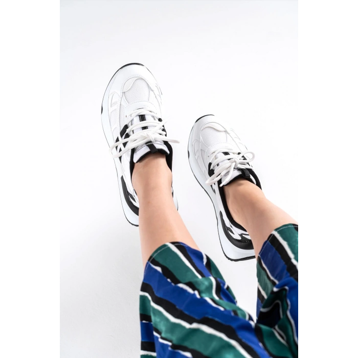 Freesia Siyah Beyaz Spor Ayakkabı