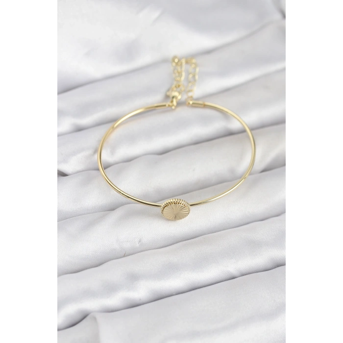 Gold Renk Pirinç Model Kadın Bileklik - TJ-BB8234