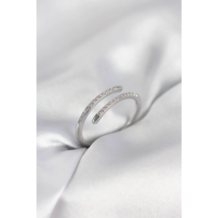 Gümüş Renk Yılan Kuyruk Model Zirkon Taşlı Kadın Yüzük - TJ-BYK4027