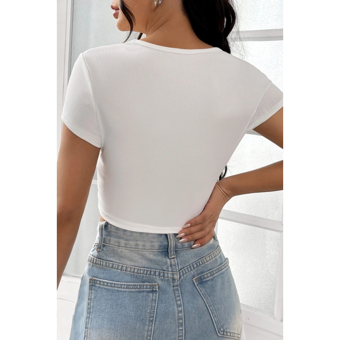 Kadın Beyaz Yarım Kol Düz Yaka Crop Top Bluz