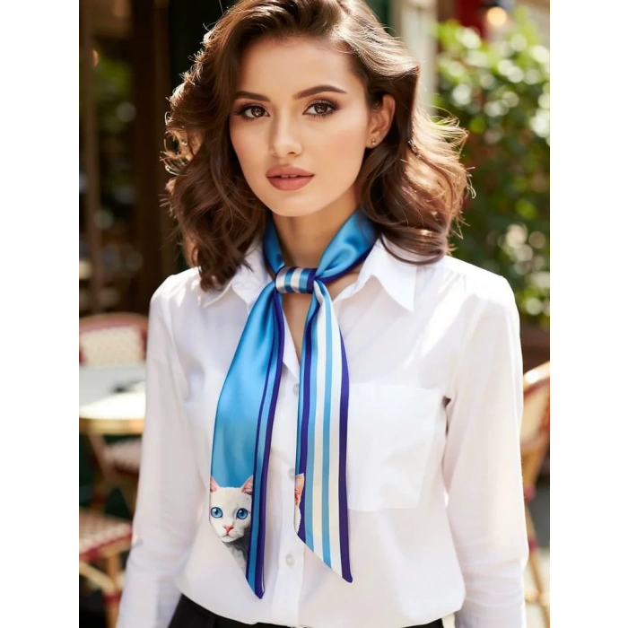 Kadın Mavi Çizgili ve Kedi Desenli Fular – Gömlek, Blazer ve Çanta İçin Uygun– Hediye Alternatifi