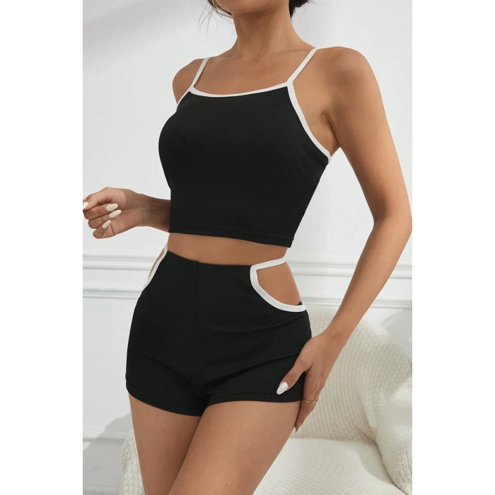 Kadın Siyah Beyaz Şortlu Cut-out Detaylı Gecelik Takımı