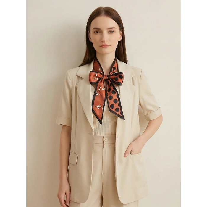 Kadın Siyah Çiçek Puantiye Modern Geometrik Desenli Fular– Ofis ve Günlük Stil – Şık Hediye Seçeneği