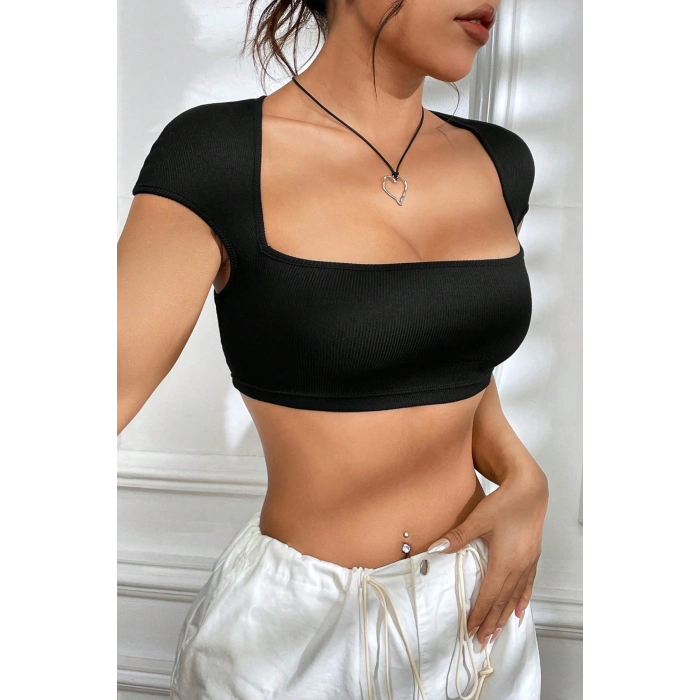 Kadın Siyah Sırt Dekolteli Ve Boyundan Bağlamalı Yarım Kol Crop Top Bluz