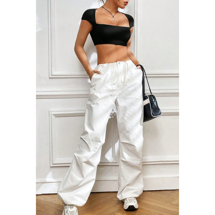 Kadın Siyah Sırt Dekolteli Ve Boyundan Bağlamalı Yarım Kol Crop Top Bluz