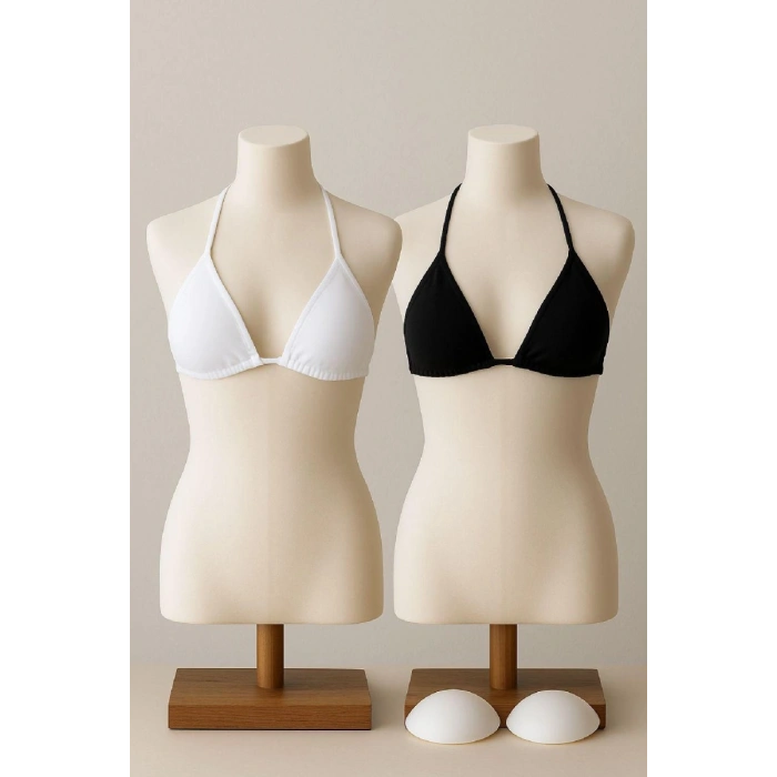 Kadın Siyah Ve Beyaz Minimal Kesim Üçgen Bikini Üstü