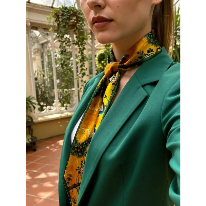 Kadın Yeşil Sarı Renkli Modern Desenli Fular – Blazer, Çanta ve Boyun İçin Uygun –Hediye Alternatifi