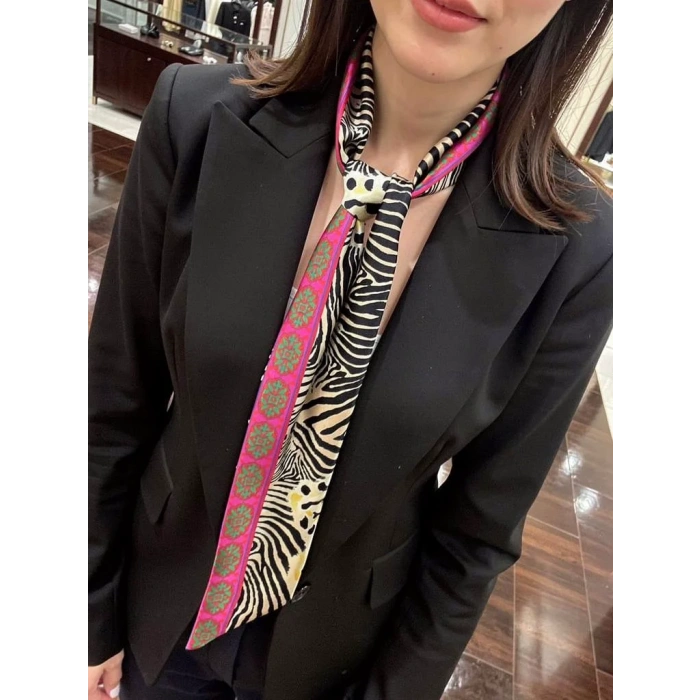 Kadın Zebra Desen Saten İnce Fular – Çanta & Boyun Bağlamaya Uygun, Şık Hediye Seçeneği