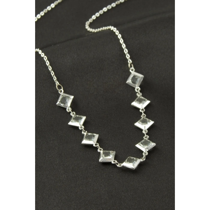 Kare Kristal Taşlı Kolye