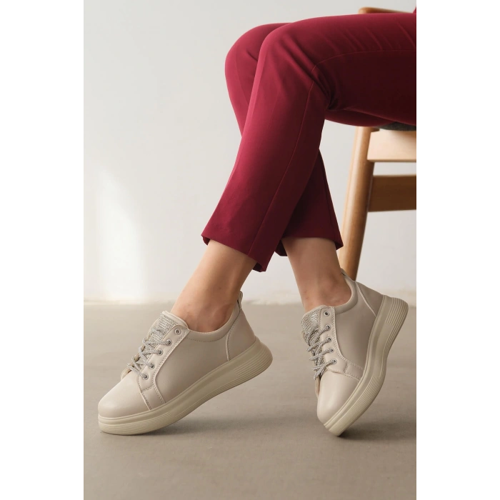 Karen Bej Taşlı Bağcıklı Spor Ayakkabı