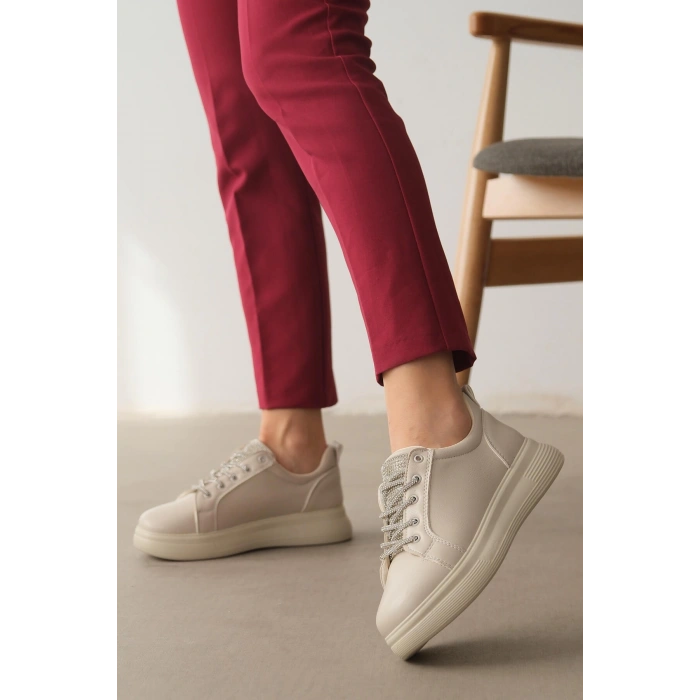 Karen Bej Taşlı Bağcıklı Spor Ayakkabı