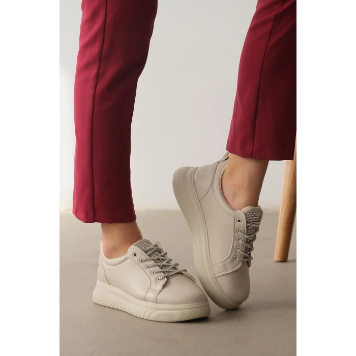 Karen Bej Taşlı Bağcıklı Spor Ayakkabı