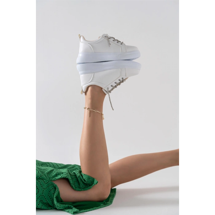 Karen Beyaz Taşlı Bağcıklı Spor Ayakkabı