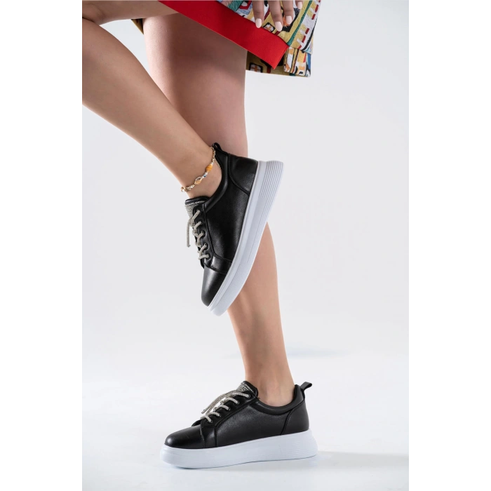 Karen Siyah Taşlı Bağcıklı Spor Ayakkabı