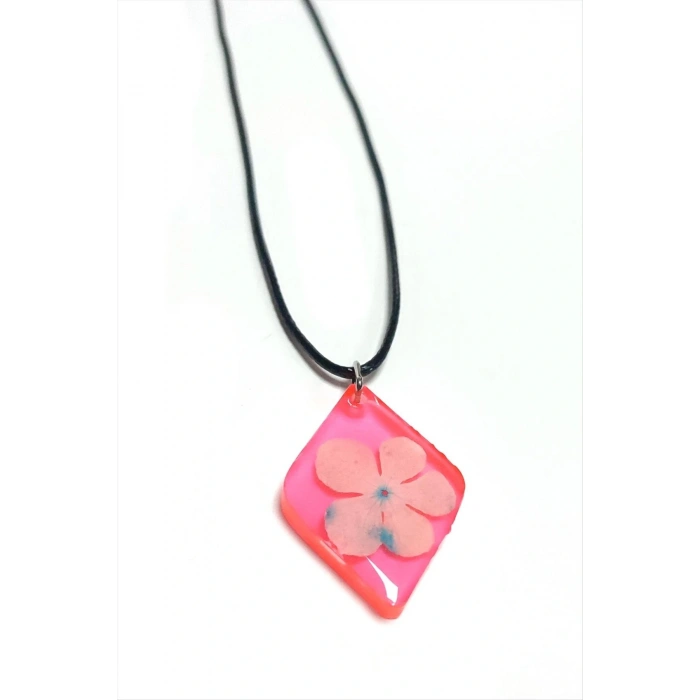 Kartopu Çiçeği Baklava Dilimli Epoksi Kolye