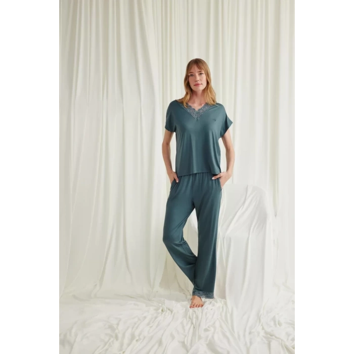 Kısa Kollu V Yakalı Dantelli Pijama Takımı