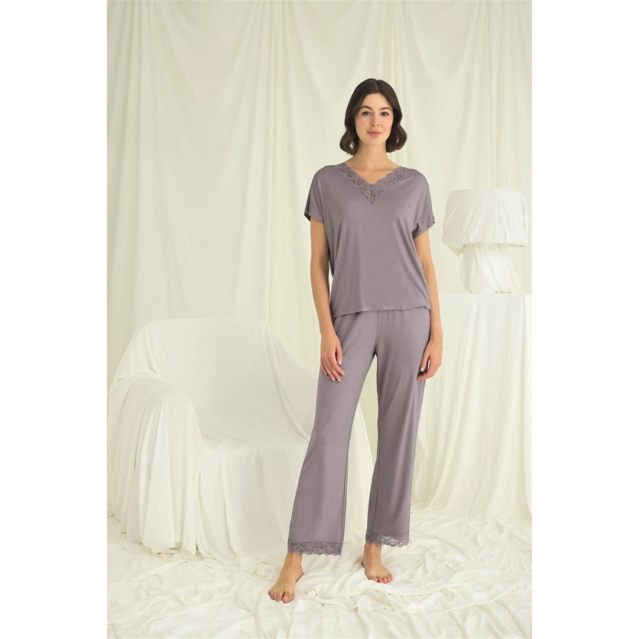 Kısa Kollu V Yakalı Dantelli Pijama Takımı