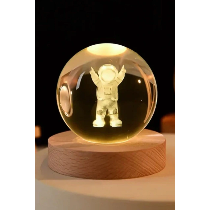 Kişiye Özel 3D Astronot Küre Kristal Led Gece Lambası – USBli Ahşap Standlı LED Masa Gece Lambası