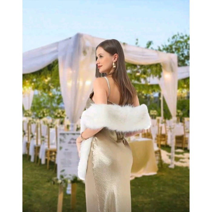 Kürk Orijinal Beyaz Seksi Omuzluk Şık Kürk