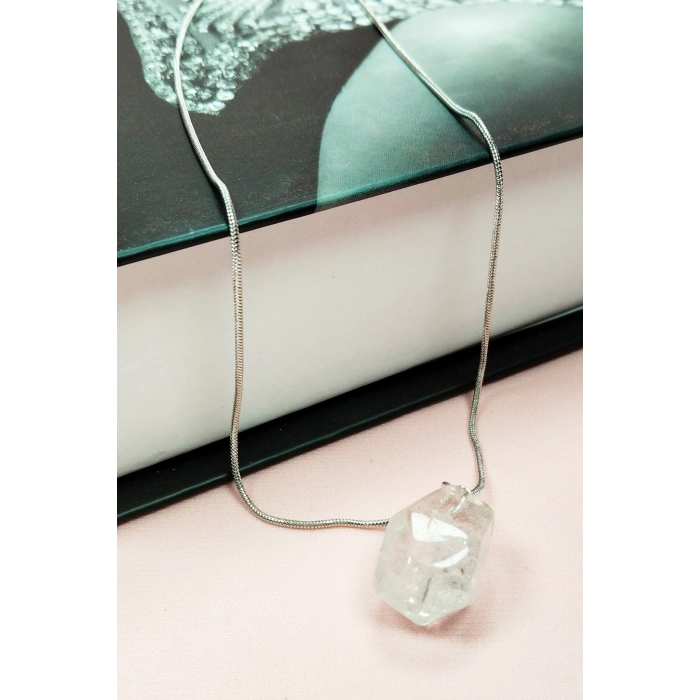 Kuvars Doğal Taşı Zincirli El Yapımı Kolye Uç: 2 cm Zincir: 20 cm Kutulu