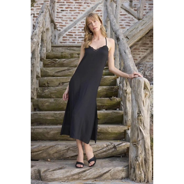 MARSiLYAN-  Çiçek ve Yaprak Desenli Dantelli ve Dekolteli Sabahlık Takımı