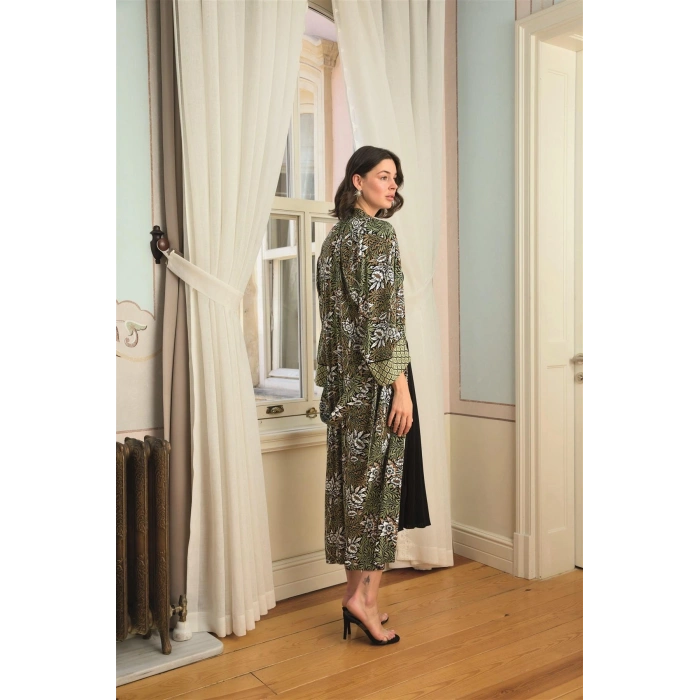 MARSiLYAN-  Çiçek Yaprak ve Etnik Desenli Dantelli ve Dekolteli Sabahlık Takımı