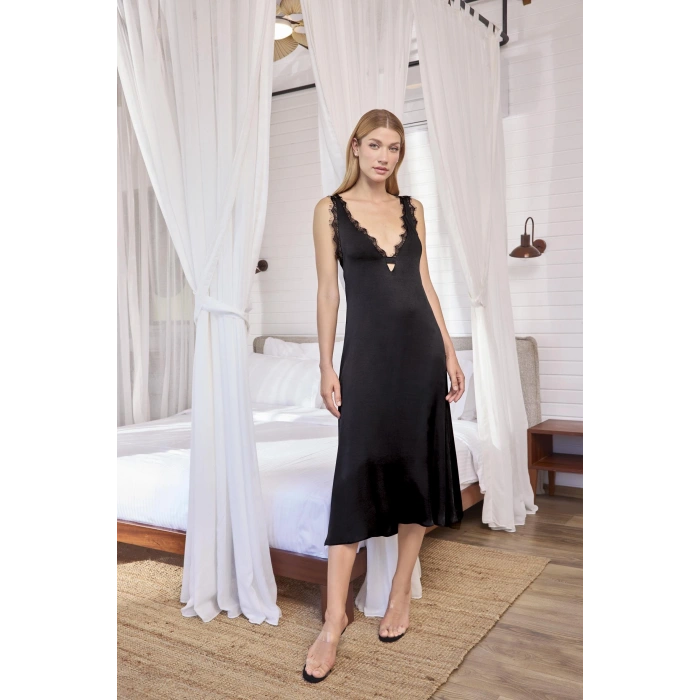 MARSiLYAN-  Göğüs ve Sırt Dekolteli Dantelli Saten Gecelik